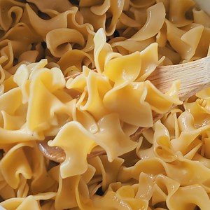 Simple Amish Buttered Noodles recipe that the entire family will devour. All you need is egg noodles, butter and chicken broth. The secret is how we cook them! RECIPE: https://brooklynfarmgirl.com/amish-buttered-noodles/ | Brooklyn Farm Girl