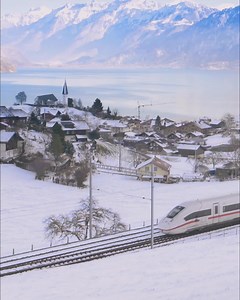 1.1M views · 8.7K reactions | Der Song für die Bahnreise zu deinen Liebsten. Jetzt anhören auf Apple Music!  | Deutsche Bahn | Facebook