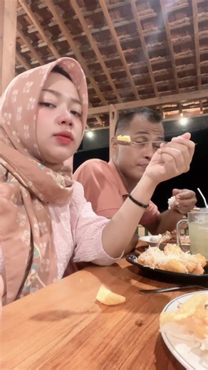 🤗🤗🤗#barakallahfiiumrik #suamiistribahagia #allah