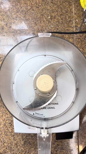 Efficient Pasta Dough Making Process in a Food Processor