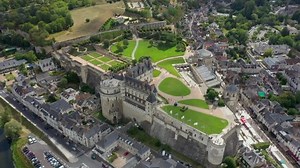 clip-1090188501-aerial-view-royal-castle-amboise-france-luxurious