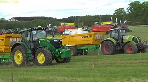 127K views · 321 reactions | Claas Axion 850 vs John Deere 6215R pulling 15 ton trailer | Engine Age | Facebook
