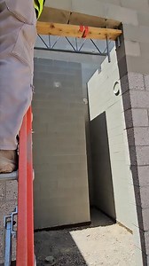 Cuidado!!! #albañilesmexicanos #albañileria #brick #steel #trabajo #masonry #safety #seguridad #bricklayer #bricks | Los Cuñados Tools