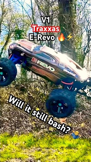 Can It STILL BASH? 🤷‍♂️ V1 Traxxas E-Revo STILL Rips! 🔥⚡️ #traxxas #erevo #rccar #rcbasher