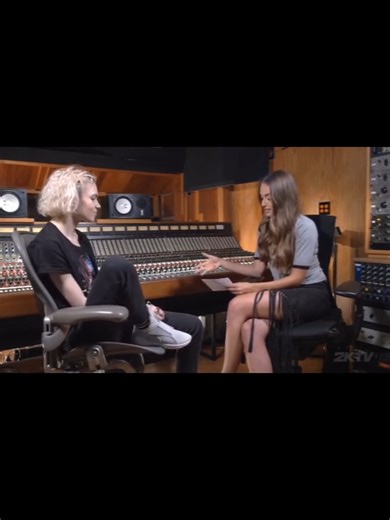 Grimes Interview: Insights with Claire Elise Boucher