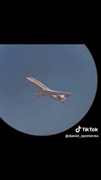 Exploring the Boeing 727: A Look at Aviation History