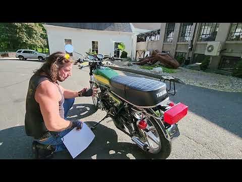 LIFE TIME LOVE AFFAIR WITH A 1976 YAMAHA RD400