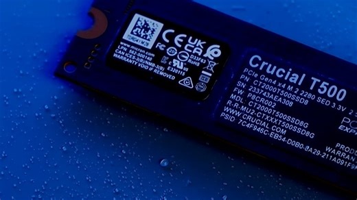 英睿达T500 SSD，读写速度快，电脑秒开机，文件传输不等待，提升效率让职场人轻松应对加班，日常办公流畅又省心。