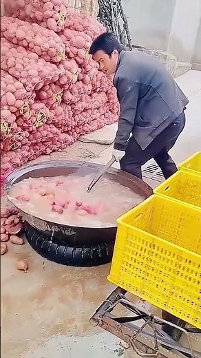 Cleaning process of potatoes