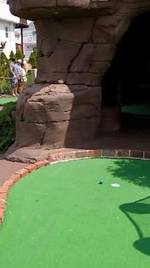 We Found an amazing Compact Mini Golf Course!