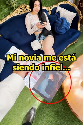 Hombre da lección a su novia infiel con un juego | Aarón Yera