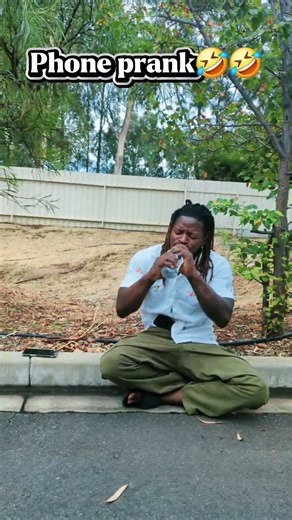 electricity phone prank funny🤣🤣 #comedy #comedy #comedyforever #comedyfilms #funny #prank #comedyvid