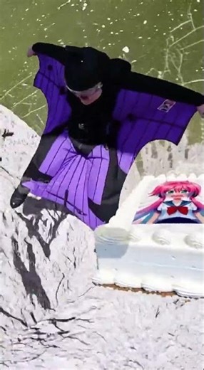 Would you chase your cake this far?! 😭🎂💨