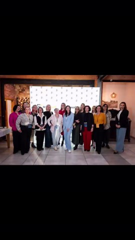 👇Tak było👇 Czwarta edycja 𝐓𝐒𝐋 𝐋𝐞𝐚𝐝𝐞𝐫𝐬 𝐂𝐥𝐮𝐛 w przepięknej odsłonie 🙋‍♀️ To był słoneczny marcowy dzień …. 🌞 i spędziłam go w gronie niesamowitych kobiet, liderek branży TSL 💛… | Dorota Kaczmarek