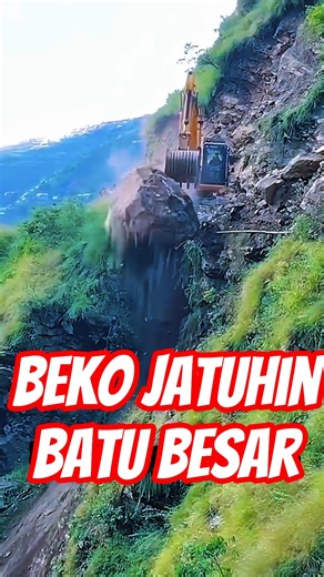 Beko drops large rocks #beko #excavator #heavy equipment