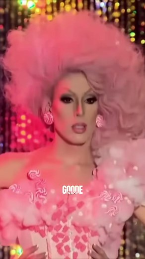 RPDR S5 - Runway Category Is: Candy Couture! #drag #rupaulsdragrace #rpdr #dragqueen #iconic #runway #fashion #dragraceseason5