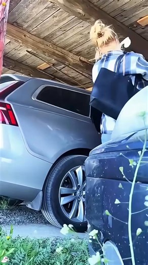 People are scared into pranks 🤣🤣🤣#haha #prank #funnyprank #scared #scareprank #scarecam #omg #funnyvideo #funnymoment #fyp #fypシ #foryou #foryourpage #fypシ #foryoupage #funnytiktok #fyp #funnyvideo | Scare prank