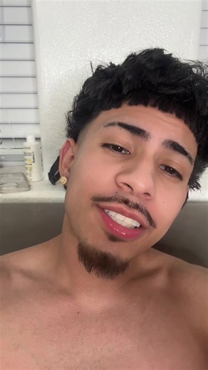 Jack Rodriguez (@jackrdgx)’s video of lighting for lip sync