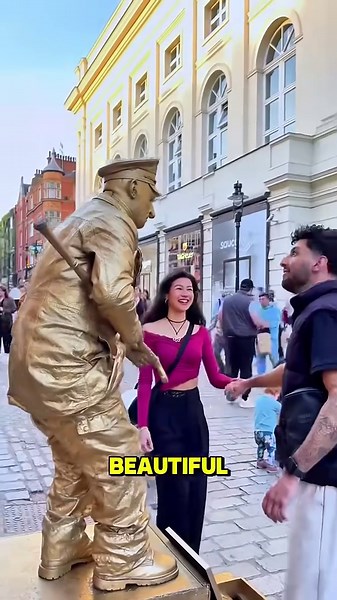 When His Kiss Wasn’t Good Enough… the Goldman Had to Step In! 🤣💋