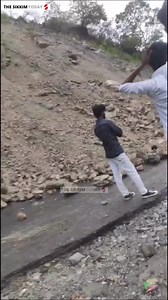 NH-10 #Latest_Updates As the boulders are falling at Likhubhir, we have started diverting fresh vehicles from Sikkim and Siliguri at Rangpoo and Coronation bridge.Those vehicles who are already in between, are on hold, will be released once likhubir is found to be less volatile. Once things improve, we will open NH10 again. | The Sikkim Today