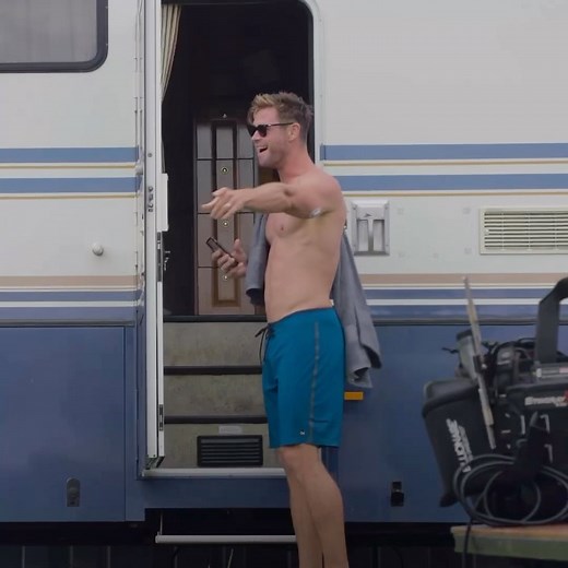 Chris Hemsworth on Instagram: "Getting through a fast was so easy with these supportive mates… #LimitlessWithChrisHemsworth now streaming on @DisneyPlus"