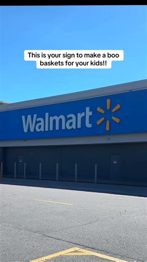 Building the cutest boo basket with the Honey Bee Acres Dress-Up Pals! 🍬💛 This set comes with nine adorable friends dressed in mix-and match costumes. There is a chef, a firefighter, a dinosaur, a pirate, and many more! This is a Halloween treat kids will love all year long! #miniature #boobasket #halloween #trickortreat #toys | Honey Bee Acres Toys