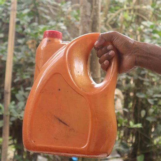 438K views · 71 reactions | Reuse Ideas of Empty Oil Plastic Big Bottle ! Gardening Ideas #crafts #diy #bottlescraft #reuse #recycling #howtomake #recycle #oilbottlescraft #bestoutofwaste #deepscraft | Deep's CRAFT | Facebook