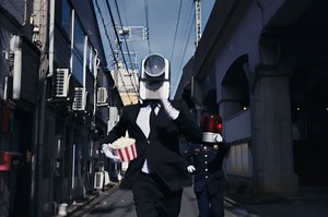 「NO MORE映画泥棒」新CMが完成　カメラ男VSパトランプ男が映画館を飛び出しバトル