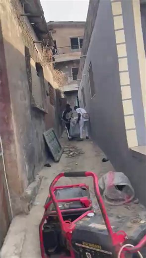 Glorious Omo Mummy: The Ghana Must Go Boy Phenomenon