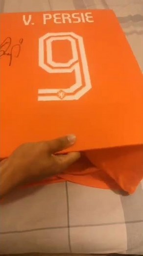DIY framing a signed football shirt at home 🖋️⚽👕