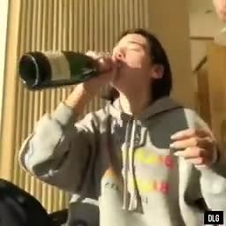 40K views · 3.1K reactions | Que loco que Dua Lipa no tiene la menor idea de el impacto que tiene en sus fans y la gente que la escucha, que loco que ella no sabe en cuantas cosas nos ha a ayudado y de cuantas cosas nos ha salvado y todo esto solo con su musica, su gran talento y sobretodo por la maravillosa persona que es. Celebramos la vida de Dua por esta y muchas cosas más, te amamos Dua. ¡Feliz Cumpleaños a el amor de la vida de todos los loves! i | La New Rules | Facebook