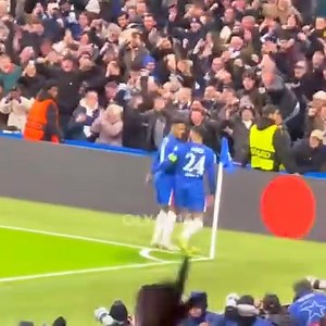 Great goal - Estevao Willian!!! 💪🙌👏 He is the best in the World currently!! | Hot 93.9 FM