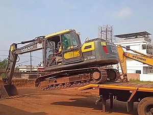 1M views · 21K reactions | VOLVO Excavator Amazing Unloading | A R P | Facebook