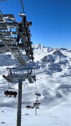 Love the up and over #snowboarding #france #alps