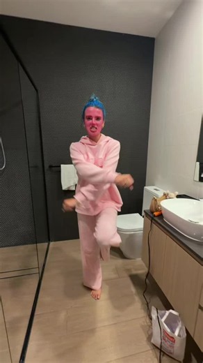 Tiny diamond @mia🍒💌🧸🩰🪞🌷🎧 #trolls #wewerebored #fyp #abcxyz #tinydiamond