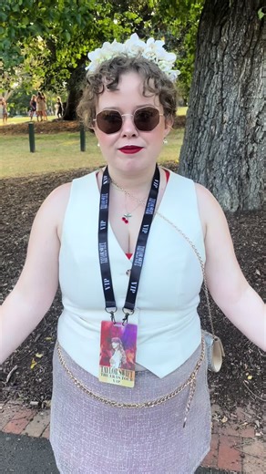 Wear earplugs folks #melbournenight2 #erastour #erastourtaylorswift @Taylor Swift