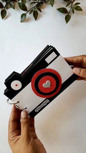 147K views · 2.9K reactions | DIY CAMERA ALBUM TUTORIAL ❤️ #holidaygifts #giftidea #DIYGifts #diycards #handmadegifts #diygiftideas #handmadewithlove #lovecards #giftideas #diygreetingcards | Handmade cards ideas | Facebook