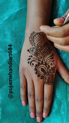 #new #henna back hand simple mehandi design beautiful mehandi design 🌿❤️