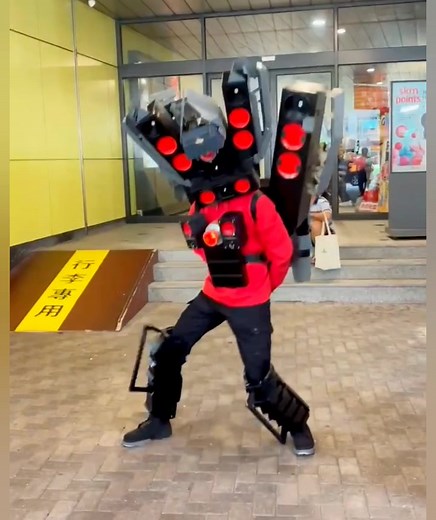 Titan Speakerman Skibidi Toilet Cosplay at Deadpool Event