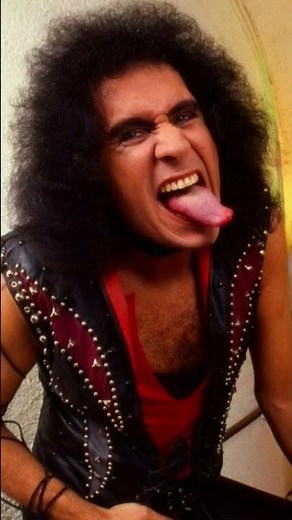 the story behind the iconic band Kiss and their hit '- i love It loud' You'nº2#rock#kiss#shorts