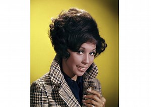 Diahann Carroll, Oscar-nominated and pioneering actress, dies