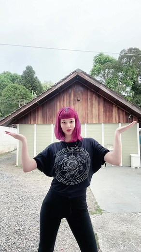 Voguing Dance Tutorial and Battle with Katrina and May Choi