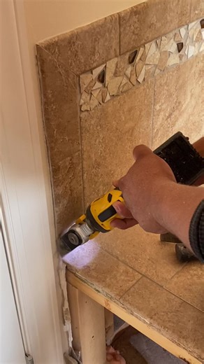 Efficient Tile Demolition with Multi-Tool Cutter