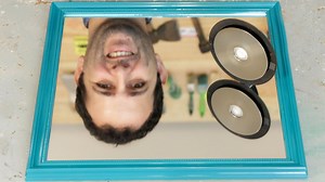 30K views · 1.2K reactions | Será que existe um CD dançarino? Ou melhor, um CD pode ser bailarino? Por mais estranho que pareça, nós fizemos um experimento que mostra que isso é possível sim! Se você ficou curioso para saber como isso é possível, assista ao vídeo na íntegra e faça o seu agora mesmo! #ManualdoMundo #Experiência #Diversão | Manual do Mundo | Facebook