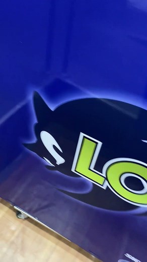 Ps4 Slim 1t semi novo com 4 jogos. Ótima avaliação do seu usado pelo WhatsApp.