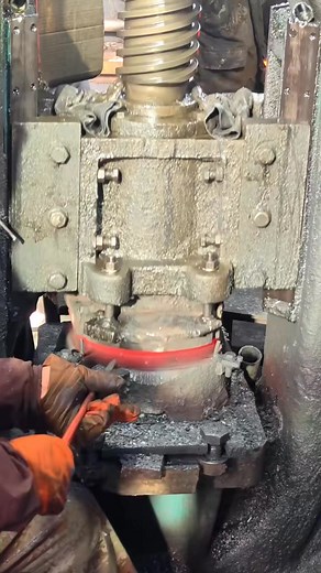 Hot Metal Forging ASMR – Red-Hot Compression and Shaping, So Satisfying 🔥⚒️✨ #hotmetalforging #dotrongnha686 #metalasmr | Diyboxs