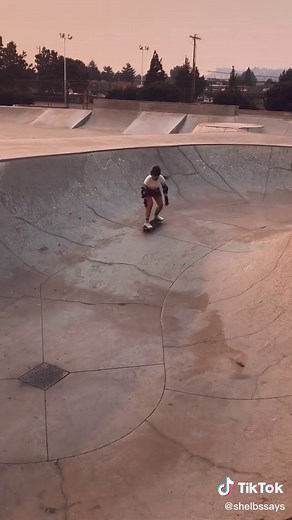 Skating in a skirt just feels right 💁🏼‍♀️ #skateboarding #skatergirl #girlsshred #readySETgo #skateaesthetic #summervlog