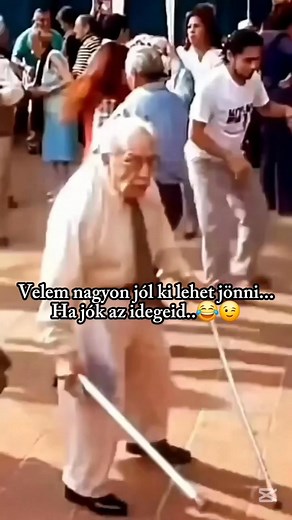 446K views · 6.8K reactions | 藍路‍♀️ #funny #vicces #dance #tánc #reels | Tündér Mesék | Facebook