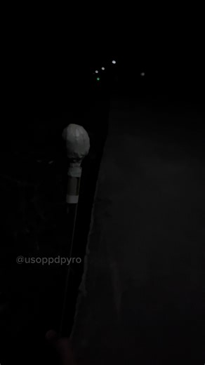 Whistling Rocket Bombshell: Green Star Fireworks