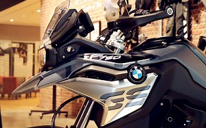 全新宝马F750GS探险拉力车Fly-line炫彩TFT仪表，烂路摆设！